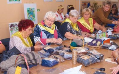 Состоялась культурно-патриотическая акция по вязанию носков