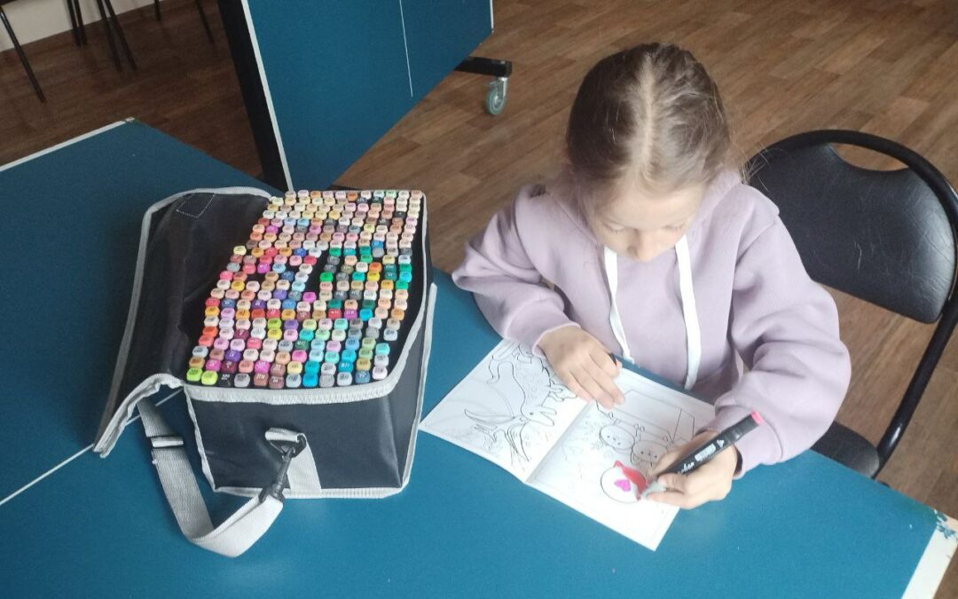 Не просто рисовать, но и названия цветов знать