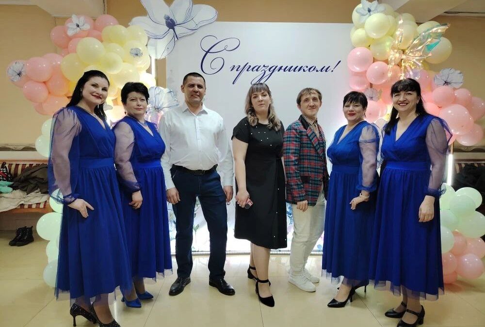 Весна, цветы и комплименты!