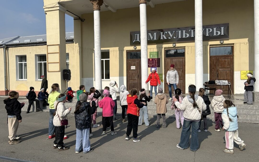 Юморики против Смешариков.