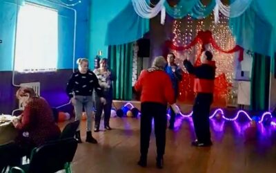 Улыбка украшает человека