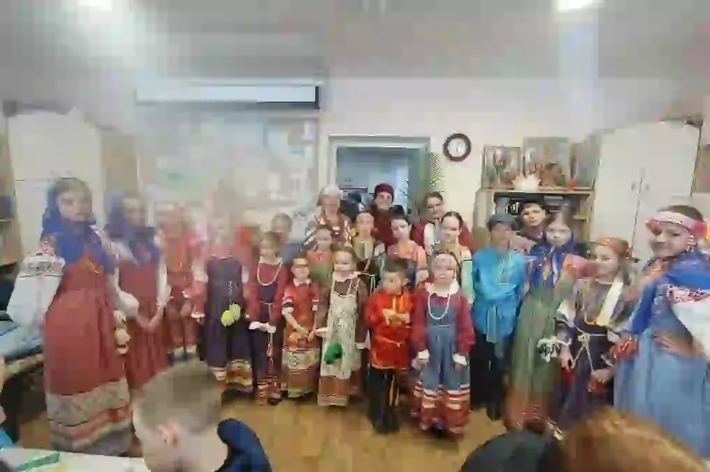 Духовность и творчество: мастер-классы членов Уссурийского клуба мастеров в храме Святого Серафима Саровского