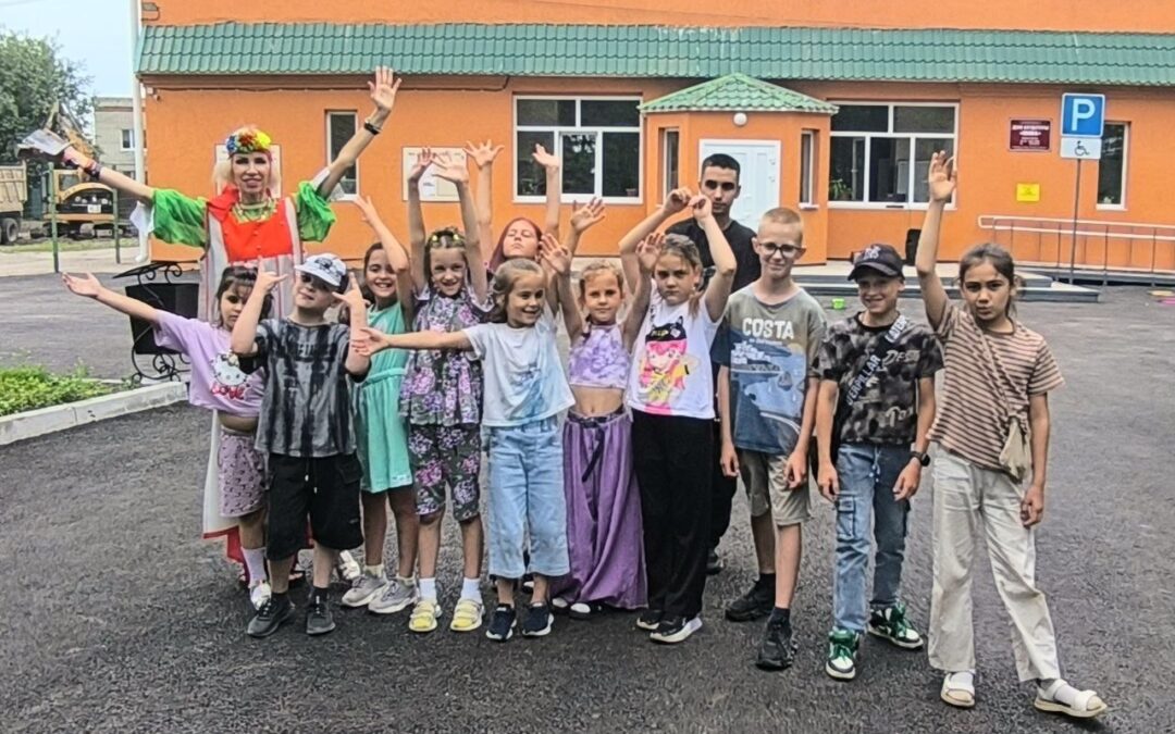 Заплетала косы белая берёза