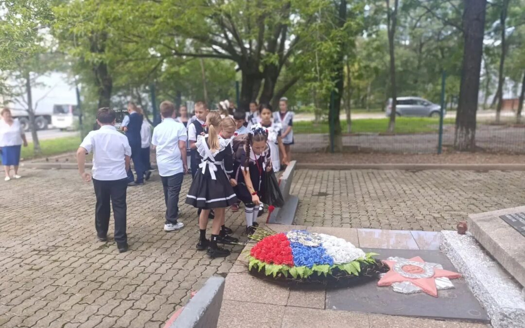 «Слава героям»: Новоникольск почтил память павших воинов